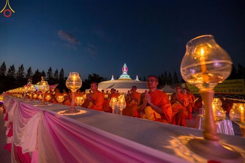 ภาพ No.194312:พิธีจุดประทีปถวายเป็นพุทธบูชา และบูชาธรรมมหาปูชนียาจารย์ ณ อนุสรณ์สถานคลองบางนางแท่น อ.สามพราน จ.นครปฐม ในโครงการธรรมยาตรา กตัญญูบูชา มหาปูชนียาจารย์ พระมงคลเทพมุนี(สด จนฺทสโร) พระผู้ปราบมาร อนุสรณ์สถาน 7 แห่ง ปีที่ 13 วันที่ 10 มกราคม พ.ศ. 2568
