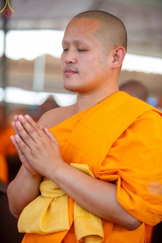 ภาพ No.196151:พิธีต้อนรับพระธรรมยาตรา ณ อนุสรณ์สถานลำดับที่ 4 สถานที่เกิดด้วยกายธรรม วัดโบสถ์(บน) ต.บางคูเวียง จ.นนทบุรี ในโครงการธรรมยาตรา กตัญญูบูชา มหาปูชนียาจารย์ พระมงคลเทพมุนี(สด จนฺทสโร) พระผู้ปราบมาร อนุสรณ์สถาน 7 แห่ง ปีที่ 13 วันที่ 15 มกราคม พ.ศ. 2568