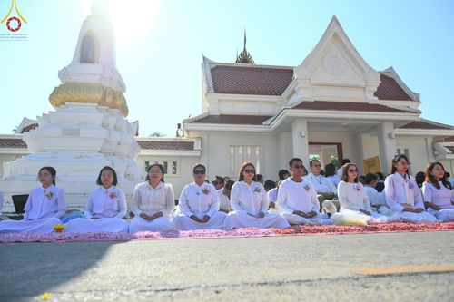 ภาพ No.196158:พิธีต้อนรับพระธรรมยาตรา ณ อนุสรณ์สถานลำดับที่ 4 สถานที่เกิดด้วยกายธรรม วัดโบสถ์(บน) ต.บางคูเวียง จ.นนทบุรี ในโครงการธรรมยาตรา กตัญญูบูชา มหาปูชนียาจารย์ พระมงคลเทพมุนี(สด จนฺทสโร) พระผู้ปราบมาร อนุสรณ์สถาน 7 แห่ง ปีที่ 13 วันที่ 15 มกราคม พ.ศ. 2568