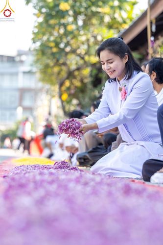 ภาพ No.196183:พิธีต้อนรับพระธรรมยาตรา ณ อนุสรณ์สถานลำดับที่ 4 สถานที่เกิดด้วยกายธรรม วัดโบสถ์(บน) ต.บางคูเวียง จ.นนทบุรี ในโครงการธรรมยาตรา กตัญญูบูชา มหาปูชนียาจารย์ พระมงคลเทพมุนี(สด จนฺทสโร) พระผู้ปราบมาร อนุสรณ์สถาน 7 แห่ง ปีที่ 13 วันที่ 15 มกราคม พ.ศ. 2568