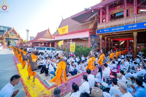 ภาพ No.196225:พิธีต้อนรับพระธรรมยาตรา ณ อนุสรณ์สถานลำดับที่ 4 สถานที่เกิดด้วยกายธรรม วัดโบสถ์(บน) ต.บางคูเวียง จ.นนทบุรี ในโครงการธรรมยาตรา กตัญญูบูชา มหาปูชนียาจารย์ พระมงคลเทพมุนี(สด จนฺทสโร) พระผู้ปราบมาร อนุสรณ์สถาน 7 แห่ง ปีที่ 13 วันที่ 15 มกราคม พ.ศ. 2568