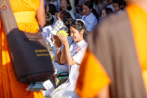 ภาพ No.196239:พิธีต้อนรับพระธรรมยาตรา ณ อนุสรณ์สถานลำดับที่ 4 สถานที่เกิดด้วยกายธรรม วัดโบสถ์(บน) ต.บางคูเวียง จ.นนทบุรี ในโครงการธรรมยาตรา กตัญญูบูชา มหาปูชนียาจารย์ พระมงคลเทพมุนี(สด จนฺทสโร) พระผู้ปราบมาร อนุสรณ์สถาน 7 แห่ง ปีที่ 13 วันที่ 15 มกราคม พ.ศ. 2568
