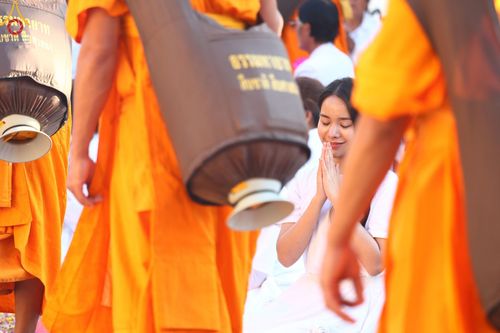 ภาพ No.196241:พิธีต้อนรับพระธรรมยาตรา ณ อนุสรณ์สถานลำดับที่ 4 สถานที่เกิดด้วยกายธรรม วัดโบสถ์(บน) ต.บางคูเวียง จ.นนทบุรี ในโครงการธรรมยาตรา กตัญญูบูชา มหาปูชนียาจารย์ พระมงคลเทพมุนี(สด จนฺทสโร) พระผู้ปราบมาร อนุสรณ์สถาน 7 แห่ง ปีที่ 13 วันที่ 15 มกราคม พ.ศ. 2568