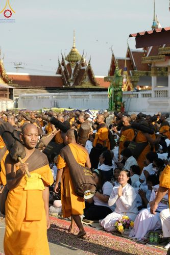ภาพ No.196243:พิธีต้อนรับพระธรรมยาตรา ณ อนุสรณ์สถานลำดับที่ 4 สถานที่เกิดด้วยกายธรรม วัดโบสถ์(บน) ต.บางคูเวียง จ.นนทบุรี ในโครงการธรรมยาตรา กตัญญูบูชา มหาปูชนียาจารย์ พระมงคลเทพมุนี(สด จนฺทสโร) พระผู้ปราบมาร อนุสรณ์สถาน 7 แห่ง ปีที่ 13 วันที่ 15 มกราคม พ.ศ. 2568