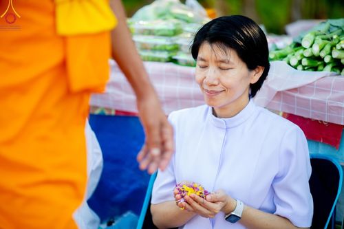 ภาพ No.196262:พิธีต้อนรับพระธรรมยาตรา ณ อนุสรณ์สถานลำดับที่ 4 สถานที่เกิดด้วยกายธรรม วัดโบสถ์(บน) ต.บางคูเวียง จ.นนทบุรี ในโครงการธรรมยาตรา กตัญญูบูชา มหาปูชนียาจารย์ พระมงคลเทพมุนี(สด จนฺทสโร) พระผู้ปราบมาร อนุสรณ์สถาน 7 แห่ง ปีที่ 13 วันที่ 15 มกราคม พ.ศ. 2568