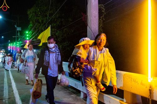 ภาพ No.196456:พิธีตักบาตรพระธรรมยาตรา ณ อนุสรณ์สถานลำดับที่ 3 สถานที่เกิดใหม่ในเพศสมณะ วัดสองพี่น้อง ต.ต้นตาล อ.สองพี่น้อง จ.สุพรรณบุรี ในโครงการธรรมยาตรา กตัญญูบูชา มหาปูชนียาจารย์ พระมงคลเทพมุนี(สด จนฺทสโร) พระผู้ปราบมาร ปีที่ 13 วันที่ 15 มกราคม พ.ศ.2568