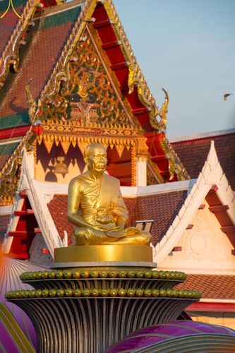 ภาพ No.196458:พิธีตักบาตรพระธรรมยาตรา ณ อนุสรณ์สถานลำดับที่ 3 สถานที่เกิดใหม่ในเพศสมณะ วัดสองพี่น้อง ต.ต้นตาล อ.สองพี่น้อง จ.สุพรรณบุรี ในโครงการธรรมยาตรา กตัญญูบูชา มหาปูชนียาจารย์ พระมงคลเทพมุนี(สด จนฺทสโร) พระผู้ปราบมาร ปีที่ 13 วันที่ 15 มกราคม พ.ศ.2568