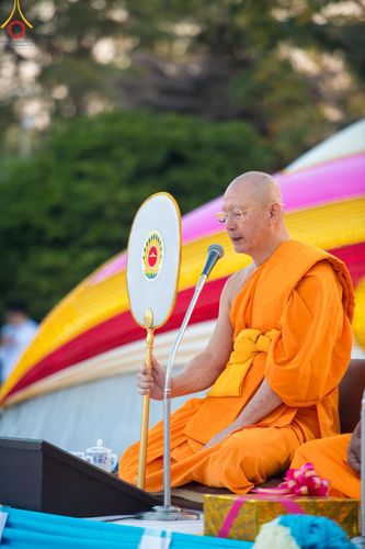 ภาพ No.196474:พิธีตักบาตรพระธรรมยาตรา ณ อนุสรณ์สถานลำดับที่ 3 สถานที่เกิดใหม่ในเพศสมณะ วัดสองพี่น้อง ต.ต้นตาล อ.สองพี่น้อง จ.สุพรรณบุรี ในโครงการธรรมยาตรา กตัญญูบูชา มหาปูชนียาจารย์ พระมงคลเทพมุนี(สด จนฺทสโร) พระผู้ปราบมาร ปีที่ 13 วันที่ 15 มกราคม พ.ศ.2568