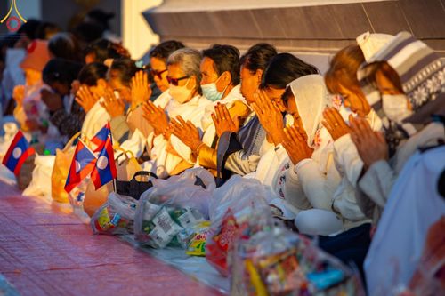 ภาพ No.196479:พิธีตักบาตรพระธรรมยาตรา ณ อนุสรณ์สถานลำดับที่ 3 สถานที่เกิดใหม่ในเพศสมณะ วัดสองพี่น้อง ต.ต้นตาล อ.สองพี่น้อง จ.สุพรรณบุรี ในโครงการธรรมยาตรา กตัญญูบูชา มหาปูชนียาจารย์ พระมงคลเทพมุนี(สด จนฺทสโร) พระผู้ปราบมาร ปีที่ 13 วันที่ 15 มกราคม พ.ศ.2568