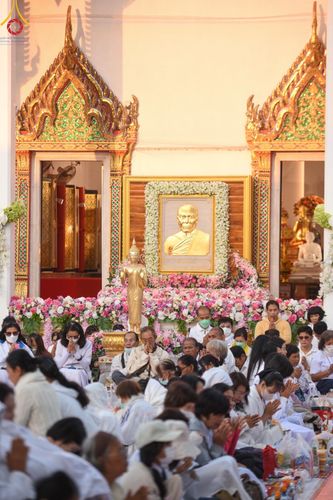 ภาพ No.196484:พิธีตักบาตรพระธรรมยาตรา ณ อนุสรณ์สถานลำดับที่ 3 สถานที่เกิดใหม่ในเพศสมณะ วัดสองพี่น้อง ต.ต้นตาล อ.สองพี่น้อง จ.สุพรรณบุรี ในโครงการธรรมยาตรา กตัญญูบูชา มหาปูชนียาจารย์ พระมงคลเทพมุนี(สด จนฺทสโร) พระผู้ปราบมาร ปีที่ 13 วันที่ 15 มกราคม พ.ศ.2568