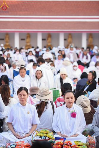 ภาพ No.196485:พิธีตักบาตรพระธรรมยาตรา ณ อนุสรณ์สถานลำดับที่ 3 สถานที่เกิดใหม่ในเพศสมณะ วัดสองพี่น้อง ต.ต้นตาล อ.สองพี่น้อง จ.สุพรรณบุรี ในโครงการธรรมยาตรา กตัญญูบูชา มหาปูชนียาจารย์ พระมงคลเทพมุนี(สด จนฺทสโร) พระผู้ปราบมาร ปีที่ 13 วันที่ 15 มกราคม พ.ศ.2568