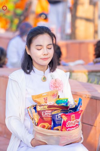 ภาพ No.196487:พิธีตักบาตรพระธรรมยาตรา ณ อนุสรณ์สถานลำดับที่ 3 สถานที่เกิดใหม่ในเพศสมณะ วัดสองพี่น้อง ต.ต้นตาล อ.สองพี่น้อง จ.สุพรรณบุรี ในโครงการธรรมยาตรา กตัญญูบูชา มหาปูชนียาจารย์ พระมงคลเทพมุนี(สด จนฺทสโร) พระผู้ปราบมาร ปีที่ 13 วันที่ 15 มกราคม พ.ศ.2568