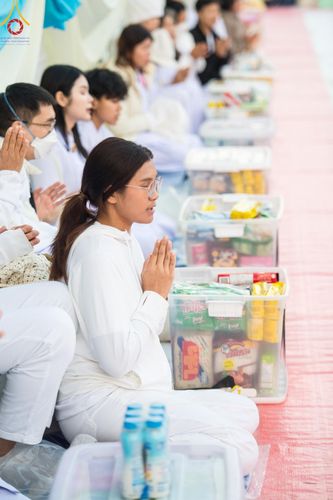 ภาพ No.196491:พิธีตักบาตรพระธรรมยาตรา ณ อนุสรณ์สถานลำดับที่ 3 สถานที่เกิดใหม่ในเพศสมณะ วัดสองพี่น้อง ต.ต้นตาล อ.สองพี่น้อง จ.สุพรรณบุรี ในโครงการธรรมยาตรา กตัญญูบูชา มหาปูชนียาจารย์ พระมงคลเทพมุนี(สด จนฺทสโร) พระผู้ปราบมาร ปีที่ 13 วันที่ 15 มกราคม พ.ศ.2568