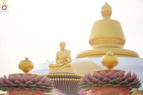 ภาพ No.200647:พิธีจุดประทีปถวายเป็นพุทธบูชา และบูชาธรรมมหาปูชนียาจารย์ ณ อนุสรณ์สถานบางปลา วัดบางปลา อำเภอบางเลน จังหวัดนครปฐม ในโครงการธรรมยาตรา กตัญญูบูชา มหาปูชนียาจารย์ พระมงคลเทพมุนี(สด จนฺทสโร) พระผู้ปราบมาร อนุสรณ์สถาน 7 แห่ง ปีที่ 13 วันที่ 23 มกราคม พ.ศ. 2568