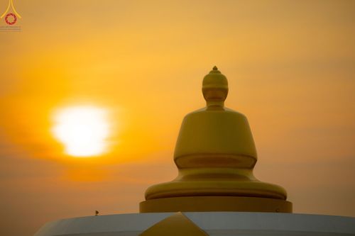 ภาพ No.200650:พิธีจุดประทีปถวายเป็นพุทธบูชา และบูชาธรรมมหาปูชนียาจารย์ ณ อนุสรณ์สถานบางปลา วัดบางปลา อำเภอบางเลน จังหวัดนครปฐม ในโครงการธรรมยาตรา กตัญญูบูชา มหาปูชนียาจารย์ พระมงคลเทพมุนี(สด จนฺทสโร) พระผู้ปราบมาร อนุสรณ์สถาน 7 แห่ง ปีที่ 13 วันที่ 23 มกราคม พ.ศ. 2568