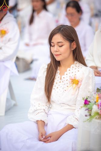 ภาพ No.200661:พิธีจุดประทีปถวายเป็นพุทธบูชา และบูชาธรรมมหาปูชนียาจารย์ ณ อนุสรณ์สถานบางปลา วัดบางปลา อำเภอบางเลน จังหวัดนครปฐม ในโครงการธรรมยาตรา กตัญญูบูชา มหาปูชนียาจารย์ พระมงคลเทพมุนี(สด จนฺทสโร) พระผู้ปราบมาร อนุสรณ์สถาน 7 แห่ง ปีที่ 13 วันที่ 23 มกราคม พ.ศ. 2568