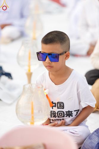 ภาพ No.200662:พิธีจุดประทีปถวายเป็นพุทธบูชา และบูชาธรรมมหาปูชนียาจารย์ ณ อนุสรณ์สถานบางปลา วัดบางปลา อำเภอบางเลน จังหวัดนครปฐม ในโครงการธรรมยาตรา กตัญญูบูชา มหาปูชนียาจารย์ พระมงคลเทพมุนี(สด จนฺทสโร) พระผู้ปราบมาร อนุสรณ์สถาน 7 แห่ง ปีที่ 13 วันที่ 23 มกราคม พ.ศ. 2568