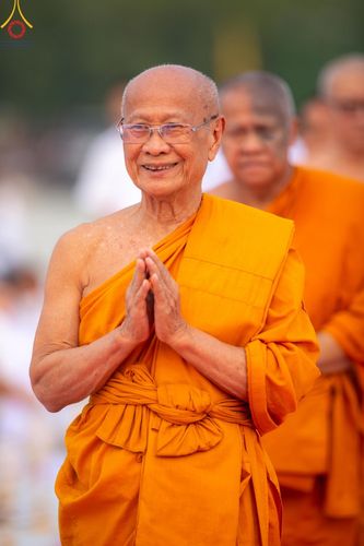 ภาพ No.200669:พิธีจุดประทีปถวายเป็นพุทธบูชา และบูชาธรรมมหาปูชนียาจารย์ ณ อนุสรณ์สถานบางปลา วัดบางปลา อำเภอบางเลน จังหวัดนครปฐม ในโครงการธรรมยาตรา กตัญญูบูชา มหาปูชนียาจารย์ พระมงคลเทพมุนี(สด จนฺทสโร) พระผู้ปราบมาร อนุสรณ์สถาน 7 แห่ง ปีที่ 13 วันที่ 23 มกราคม พ.ศ. 2568