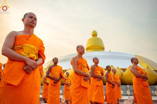 ภาพ No.200675:พิธีจุดประทีปถวายเป็นพุทธบูชา และบูชาธรรมมหาปูชนียาจารย์ ณ อนุสรณ์สถานบางปลา วัดบางปลา อำเภอบางเลน จังหวัดนครปฐม ในโครงการธรรมยาตรา กตัญญูบูชา มหาปูชนียาจารย์ พระมงคลเทพมุนี(สด จนฺทสโร) พระผู้ปราบมาร อนุสรณ์สถาน 7 แห่ง ปีที่ 13 วันที่ 23 มกราคม พ.ศ. 2568