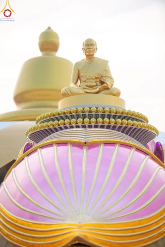 ภาพ No.200680:พิธีจุดประทีปถวายเป็นพุทธบูชา และบูชาธรรมมหาปูชนียาจารย์ ณ อนุสรณ์สถานบางปลา วัดบางปลา อำเภอบางเลน จังหวัดนครปฐม ในโครงการธรรมยาตรา กตัญญูบูชา มหาปูชนียาจารย์ พระมงคลเทพมุนี(สด จนฺทสโร) พระผู้ปราบมาร อนุสรณ์สถาน 7 แห่ง ปีที่ 13 วันที่ 23 มกราคม พ.ศ. 2568