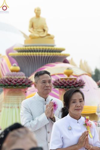 ภาพ No.200685:พิธีจุดประทีปถวายเป็นพุทธบูชา และบูชาธรรมมหาปูชนียาจารย์ ณ อนุสรณ์สถานบางปลา วัดบางปลา อำเภอบางเลน จังหวัดนครปฐม ในโครงการธรรมยาตรา กตัญญูบูชา มหาปูชนียาจารย์ พระมงคลเทพมุนี(สด จนฺทสโร) พระผู้ปราบมาร อนุสรณ์สถาน 7 แห่ง ปีที่ 13 วันที่ 23 มกราคม พ.ศ. 2568