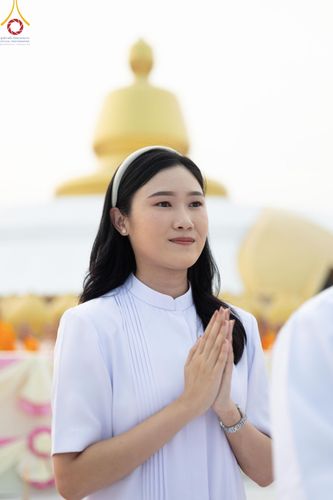 ภาพ No.200689:พิธีจุดประทีปถวายเป็นพุทธบูชา และบูชาธรรมมหาปูชนียาจารย์ ณ อนุสรณ์สถานบางปลา วัดบางปลา อำเภอบางเลน จังหวัดนครปฐม ในโครงการธรรมยาตรา กตัญญูบูชา มหาปูชนียาจารย์ พระมงคลเทพมุนี(สด จนฺทสโร) พระผู้ปราบมาร อนุสรณ์สถาน 7 แห่ง ปีที่ 13 วันที่ 23 มกราคม พ.ศ. 2568