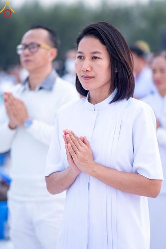 ภาพ No.200698:พิธีจุดประทีปถวายเป็นพุทธบูชา และบูชาธรรมมหาปูชนียาจารย์ ณ อนุสรณ์สถานบางปลา วัดบางปลา อำเภอบางเลน จังหวัดนครปฐม ในโครงการธรรมยาตรา กตัญญูบูชา มหาปูชนียาจารย์ พระมงคลเทพมุนี(สด จนฺทสโร) พระผู้ปราบมาร อนุสรณ์สถาน 7 แห่ง ปีที่ 13 วันที่ 23 มกราคม พ.ศ. 2568