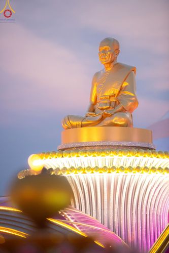 ภาพ No.200708:พิธีจุดประทีปถวายเป็นพุทธบูชา และบูชาธรรมมหาปูชนียาจารย์ ณ อนุสรณ์สถานบางปลา วัดบางปลา อำเภอบางเลน จังหวัดนครปฐม ในโครงการธรรมยาตรา กตัญญูบูชา มหาปูชนียาจารย์ พระมงคลเทพมุนี(สด จนฺทสโร) พระผู้ปราบมาร อนุสรณ์สถาน 7 แห่ง ปีที่ 13 วันที่ 23 มกราคม พ.ศ. 2568