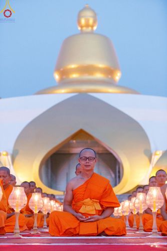 ภาพ No.200710:พิธีจุดประทีปถวายเป็นพุทธบูชา และบูชาธรรมมหาปูชนียาจารย์ ณ อนุสรณ์สถานบางปลา วัดบางปลา อำเภอบางเลน จังหวัดนครปฐม ในโครงการธรรมยาตรา กตัญญูบูชา มหาปูชนียาจารย์ พระมงคลเทพมุนี(สด จนฺทสโร) พระผู้ปราบมาร อนุสรณ์สถาน 7 แห่ง ปีที่ 13 วันที่ 23 มกราคม พ.ศ. 2568