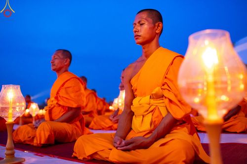 ภาพ No.200718:พิธีจุดประทีปถวายเป็นพุทธบูชา และบูชาธรรมมหาปูชนียาจารย์ ณ อนุสรณ์สถานบางปลา วัดบางปลา อำเภอบางเลน จังหวัดนครปฐม ในโครงการธรรมยาตรา กตัญญูบูชา มหาปูชนียาจารย์ พระมงคลเทพมุนี(สด จนฺทสโร) พระผู้ปราบมาร อนุสรณ์สถาน 7 แห่ง ปีที่ 13 วันที่ 23 มกราคม พ.ศ. 2568