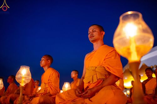 ภาพ No.200720:พิธีจุดประทีปถวายเป็นพุทธบูชา และบูชาธรรมมหาปูชนียาจารย์ ณ อนุสรณ์สถานบางปลา วัดบางปลา อำเภอบางเลน จังหวัดนครปฐม ในโครงการธรรมยาตรา กตัญญูบูชา มหาปูชนียาจารย์ พระมงคลเทพมุนี(สด จนฺทสโร) พระผู้ปราบมาร อนุสรณ์สถาน 7 แห่ง ปีที่ 13 วันที่ 23 มกราคม พ.ศ. 2568