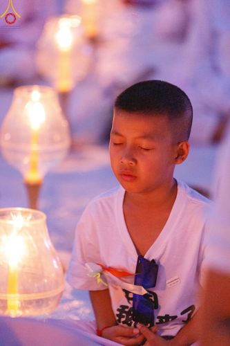 ภาพ No.200731:พิธีจุดประทีปถวายเป็นพุทธบูชา และบูชาธรรมมหาปูชนียาจารย์ ณ อนุสรณ์สถานบางปลา วัดบางปลา อำเภอบางเลน จังหวัดนครปฐม ในโครงการธรรมยาตรา กตัญญูบูชา มหาปูชนียาจารย์ พระมงคลเทพมุนี(สด จนฺทสโร) พระผู้ปราบมาร อนุสรณ์สถาน 7 แห่ง ปีที่ 13 วันที่ 23 มกราคม พ.ศ. 2568