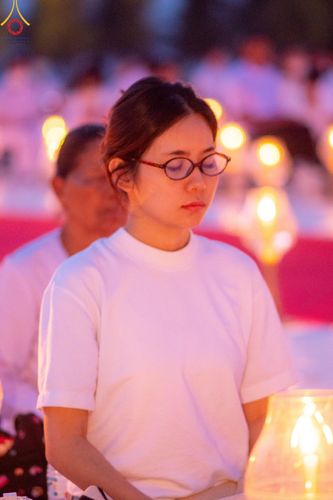 ภาพ No.200740:พิธีจุดประทีปถวายเป็นพุทธบูชา และบูชาธรรมมหาปูชนียาจารย์ ณ อนุสรณ์สถานบางปลา วัดบางปลา อำเภอบางเลน จังหวัดนครปฐม ในโครงการธรรมยาตรา กตัญญูบูชา มหาปูชนียาจารย์ พระมงคลเทพมุนี(สด จนฺทสโร) พระผู้ปราบมาร อนุสรณ์สถาน 7 แห่ง ปีที่ 13 วันที่ 23 มกราคม พ.ศ. 2568