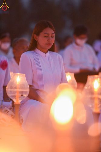 ภาพ No.200742:พิธีจุดประทีปถวายเป็นพุทธบูชา และบูชาธรรมมหาปูชนียาจารย์ ณ อนุสรณ์สถานบางปลา วัดบางปลา อำเภอบางเลน จังหวัดนครปฐม ในโครงการธรรมยาตรา กตัญญูบูชา มหาปูชนียาจารย์ พระมงคลเทพมุนี(สด จนฺทสโร) พระผู้ปราบมาร อนุสรณ์สถาน 7 แห่ง ปีที่ 13 วันที่ 23 มกราคม พ.ศ. 2568