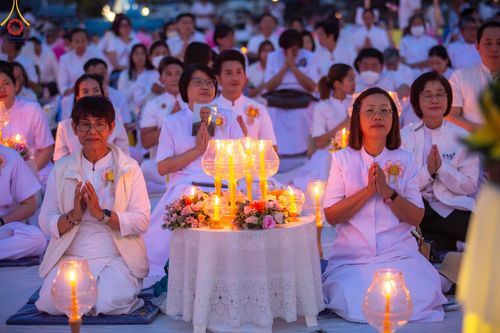 ภาพ No.200745:พิธีจุดประทีปถวายเป็นพุทธบูชา และบูชาธรรมมหาปูชนียาจารย์ ณ อนุสรณ์สถานบางปลา วัดบางปลา อำเภอบางเลน จังหวัดนครปฐม ในโครงการธรรมยาตรา กตัญญูบูชา มหาปูชนียาจารย์ พระมงคลเทพมุนี(สด จนฺทสโร) พระผู้ปราบมาร อนุสรณ์สถาน 7 แห่ง ปีที่ 13 วันที่ 23 มกราคม พ.ศ. 2568