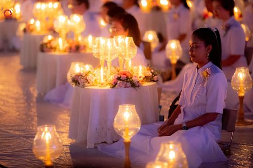 ภาพ No.200746:พิธีจุดประทีปถวายเป็นพุทธบูชา และบูชาธรรมมหาปูชนียาจารย์ ณ อนุสรณ์สถานบางปลา วัดบางปลา อำเภอบางเลน จังหวัดนครปฐม ในโครงการธรรมยาตรา กตัญญูบูชา มหาปูชนียาจารย์ พระมงคลเทพมุนี(สด จนฺทสโร) พระผู้ปราบมาร อนุสรณ์สถาน 7 แห่ง ปีที่ 13 วันที่ 23 มกราคม พ.ศ. 2568