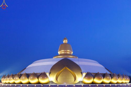 ภาพ No.200757:พิธีจุดประทีปถวายเป็นพุทธบูชา และบูชาธรรมมหาปูชนียาจารย์ ณ อนุสรณ์สถานบางปลา วัดบางปลา อำเภอบางเลน จังหวัดนครปฐม ในโครงการธรรมยาตรา กตัญญูบูชา มหาปูชนียาจารย์ พระมงคลเทพมุนี(สด จนฺทสโร) พระผู้ปราบมาร อนุสรณ์สถาน 7 แห่ง ปีที่ 13 วันที่ 23 มกราคม พ.ศ. 2568