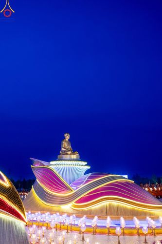 ภาพ No.200759:พิธีจุดประทีปถวายเป็นพุทธบูชา และบูชาธรรมมหาปูชนียาจารย์ ณ อนุสรณ์สถานบางปลา วัดบางปลา อำเภอบางเลน จังหวัดนครปฐม ในโครงการธรรมยาตรา กตัญญูบูชา มหาปูชนียาจารย์ พระมงคลเทพมุนี(สด จนฺทสโร) พระผู้ปราบมาร อนุสรณ์สถาน 7 แห่ง ปีที่ 13 วันที่ 23 มกราคม พ.ศ. 2568