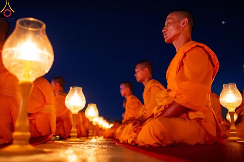 ภาพ No.200768:พิธีจุดประทีปถวายเป็นพุทธบูชา และบูชาธรรมมหาปูชนียาจารย์ ณ อนุสรณ์สถานบางปลา วัดบางปลา อำเภอบางเลน จังหวัดนครปฐม ในโครงการธรรมยาตรา กตัญญูบูชา มหาปูชนียาจารย์ พระมงคลเทพมุนี(สด จนฺทสโร) พระผู้ปราบมาร อนุสรณ์สถาน 7 แห่ง ปีที่ 13 วันที่ 23 มกราคม พ.ศ. 2568