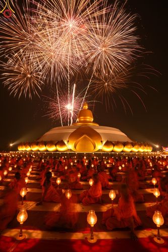 ภาพ No.200778:พิธีจุดประทีปถวายเป็นพุทธบูชา และบูชาธรรมมหาปูชนียาจารย์ ณ อนุสรณ์สถานบางปลา วัดบางปลา อำเภอบางเลน จังหวัดนครปฐม ในโครงการธรรมยาตรา กตัญญูบูชา มหาปูชนียาจารย์ พระมงคลเทพมุนี(สด จนฺทสโร) พระผู้ปราบมาร อนุสรณ์สถาน 7 แห่ง ปีที่ 13 วันที่ 23 มกราคม พ.ศ. 2568