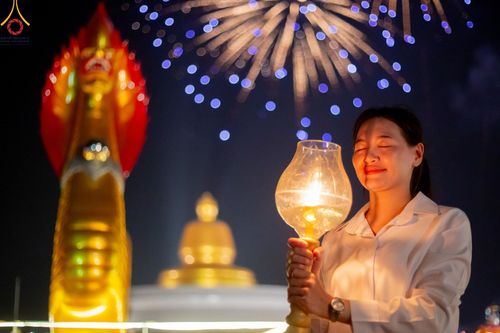 ภาพ No.200783:พิธีจุดประทีปถวายเป็นพุทธบูชา และบูชาธรรมมหาปูชนียาจารย์ ณ อนุสรณ์สถานบางปลา วัดบางปลา อำเภอบางเลน จังหวัดนครปฐม ในโครงการธรรมยาตรา กตัญญูบูชา มหาปูชนียาจารย์ พระมงคลเทพมุนี(สด จนฺทสโร) พระผู้ปราบมาร อนุสรณ์สถาน 7 แห่ง ปีที่ 13 วันที่ 23 มกราคม พ.ศ. 2568