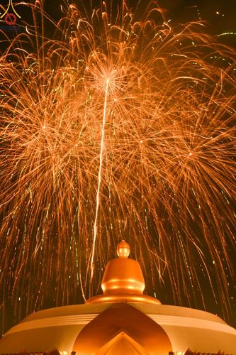 ภาพ No.200802:พิธีจุดประทีปถวายเป็นพุทธบูชา และบูชาธรรมมหาปูชนียาจารย์ ณ อนุสรณ์สถานบางปลา วัดบางปลา อำเภอบางเลน จังหวัดนครปฐม ในโครงการธรรมยาตรา กตัญญูบูชา มหาปูชนียาจารย์ พระมงคลเทพมุนี(สด จนฺทสโร) พระผู้ปราบมาร อนุสรณ์สถาน 7 แห่ง ปีที่ 13 วันที่ 23 มกราคม พ.ศ. 2568