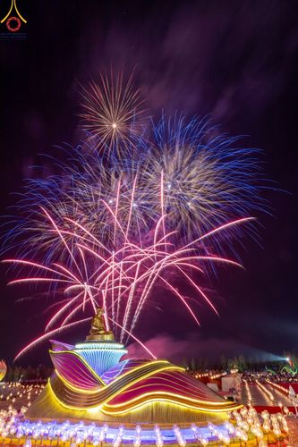 ภาพ No.200809:พิธีจุดประทีปถวายเป็นพุทธบูชา และบูชาธรรมมหาปูชนียาจารย์ ณ อนุสรณ์สถานบางปลา วัดบางปลา อำเภอบางเลน จังหวัดนครปฐม ในโครงการธรรมยาตรา กตัญญูบูชา มหาปูชนียาจารย์ พระมงคลเทพมุนี(สด จนฺทสโร) พระผู้ปราบมาร อนุสรณ์สถาน 7 แห่ง ปีที่ 13 วันที่ 23 มกราคม พ.ศ. 2568