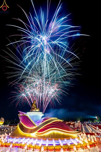 ภาพ No.200810:พิธีจุดประทีปถวายเป็นพุทธบูชา และบูชาธรรมมหาปูชนียาจารย์ ณ อนุสรณ์สถานบางปลา วัดบางปลา อำเภอบางเลน จังหวัดนครปฐม ในโครงการธรรมยาตรา กตัญญูบูชา มหาปูชนียาจารย์ พระมงคลเทพมุนี(สด จนฺทสโร) พระผู้ปราบมาร อนุสรณ์สถาน 7 แห่ง ปีที่ 13 วันที่ 23 มกราคม พ.ศ. 2568