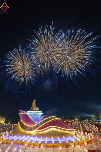 ภาพ No.200814:พิธีจุดประทีปถวายเป็นพุทธบูชา และบูชาธรรมมหาปูชนียาจารย์ ณ อนุสรณ์สถานบางปลา วัดบางปลา อำเภอบางเลน จังหวัดนครปฐม ในโครงการธรรมยาตรา กตัญญูบูชา มหาปูชนียาจารย์ พระมงคลเทพมุนี(สด จนฺทสโร) พระผู้ปราบมาร อนุสรณ์สถาน 7 แห่ง ปีที่ 13 วันที่ 23 มกราคม พ.ศ. 2568