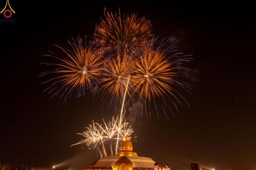 ภาพ No.200815:พิธีจุดประทีปถวายเป็นพุทธบูชา และบูชาธรรมมหาปูชนียาจารย์ ณ อนุสรณ์สถานบางปลา วัดบางปลา อำเภอบางเลน จังหวัดนครปฐม ในโครงการธรรมยาตรา กตัญญูบูชา มหาปูชนียาจารย์ พระมงคลเทพมุนี(สด จนฺทสโร) พระผู้ปราบมาร อนุสรณ์สถาน 7 แห่ง ปีที่ 13 วันที่ 23 มกราคม พ.ศ. 2568