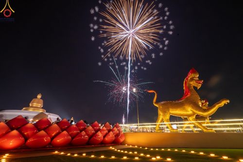 ภาพ No.200816:พิธีจุดประทีปถวายเป็นพุทธบูชา และบูชาธรรมมหาปูชนียาจารย์ ณ อนุสรณ์สถานบางปลา วัดบางปลา อำเภอบางเลน จังหวัดนครปฐม ในโครงการธรรมยาตรา กตัญญูบูชา มหาปูชนียาจารย์ พระมงคลเทพมุนี(สด จนฺทสโร) พระผู้ปราบมาร อนุสรณ์สถาน 7 แห่ง ปีที่ 13 วันที่ 23 มกราคม พ.ศ. 2568