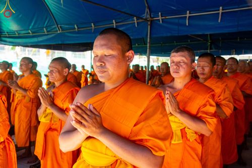 ภาพ No.202380:พิธีต้อนรับพระธรรมยาตรา ณ อนุสรณ์สถานลำดับที่ 7 สถานที่ขยายวิชชาธรรมกาย วัดพระธรรมกาย ต.คลองสาม อ.คลองหลวง จ.ปทุมธานี ในโครงการธรรมยาตรา กตัญญูบูชา มหาปูชนียาจารย์ พระมงคลเทพมุนี(สด จนฺทสโร) พระผู้ปราบมาร อนุสรณ์สถาน 7 แห่ง ปีที่ 13 วันที่ 26 มกราคม 2568