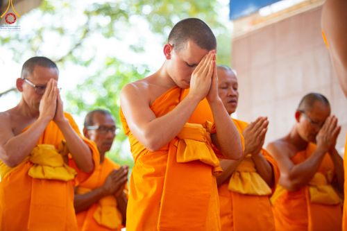 ภาพ No.202383:พิธีต้อนรับพระธรรมยาตรา ณ อนุสรณ์สถานลำดับที่ 7 สถานที่ขยายวิชชาธรรมกาย วัดพระธรรมกาย ต.คลองสาม อ.คลองหลวง จ.ปทุมธานี ในโครงการธรรมยาตรา กตัญญูบูชา มหาปูชนียาจารย์ พระมงคลเทพมุนี(สด จนฺทสโร) พระผู้ปราบมาร อนุสรณ์สถาน 7 แห่ง ปีที่ 13 วันที่ 26 มกราคม 2568