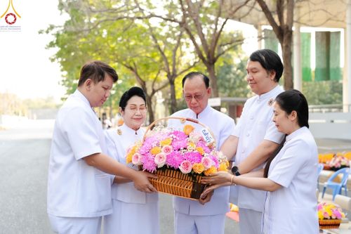ภาพ No.202390:พิธีต้อนรับพระธรรมยาตรา ณ อนุสรณ์สถานลำดับที่ 7 สถานที่ขยายวิชชาธรรมกาย วัดพระธรรมกาย ต.คลองสาม อ.คลองหลวง จ.ปทุมธานี ในโครงการธรรมยาตรา กตัญญูบูชา มหาปูชนียาจารย์ พระมงคลเทพมุนี(สด จนฺทสโร) พระผู้ปราบมาร อนุสรณ์สถาน 7 แห่ง ปีที่ 13 วันที่ 26 มกราคม 2568